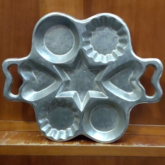 Wilton Shortbread Cookie Mold Baking Pan Aluminum Alloy Armetale Star Hearts - Picture 10 of 10